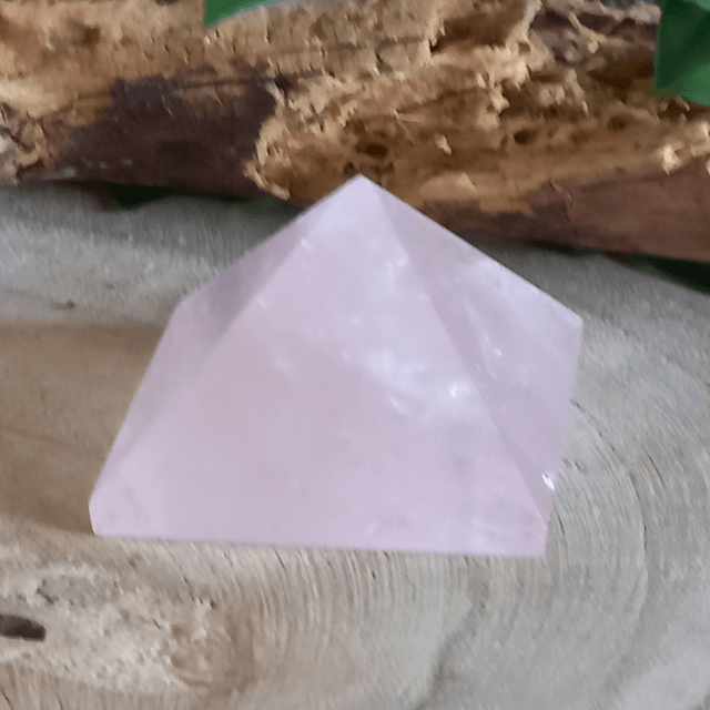 Pyramide en Quartz rose