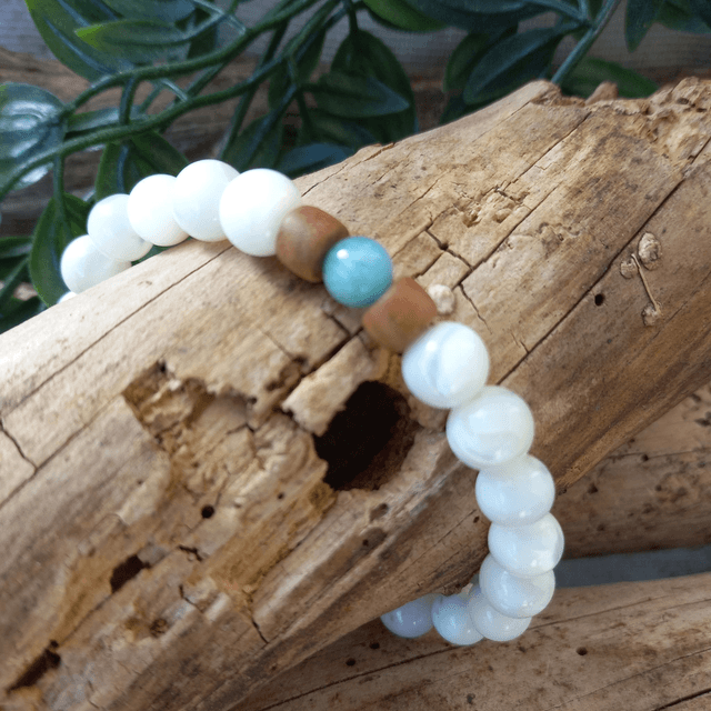 Bracelet en Nacre, Bois de santal et Amazonite